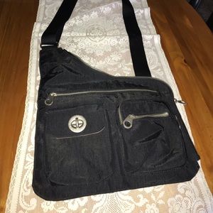 Baggallini Black Adjustable Crossbody Purse